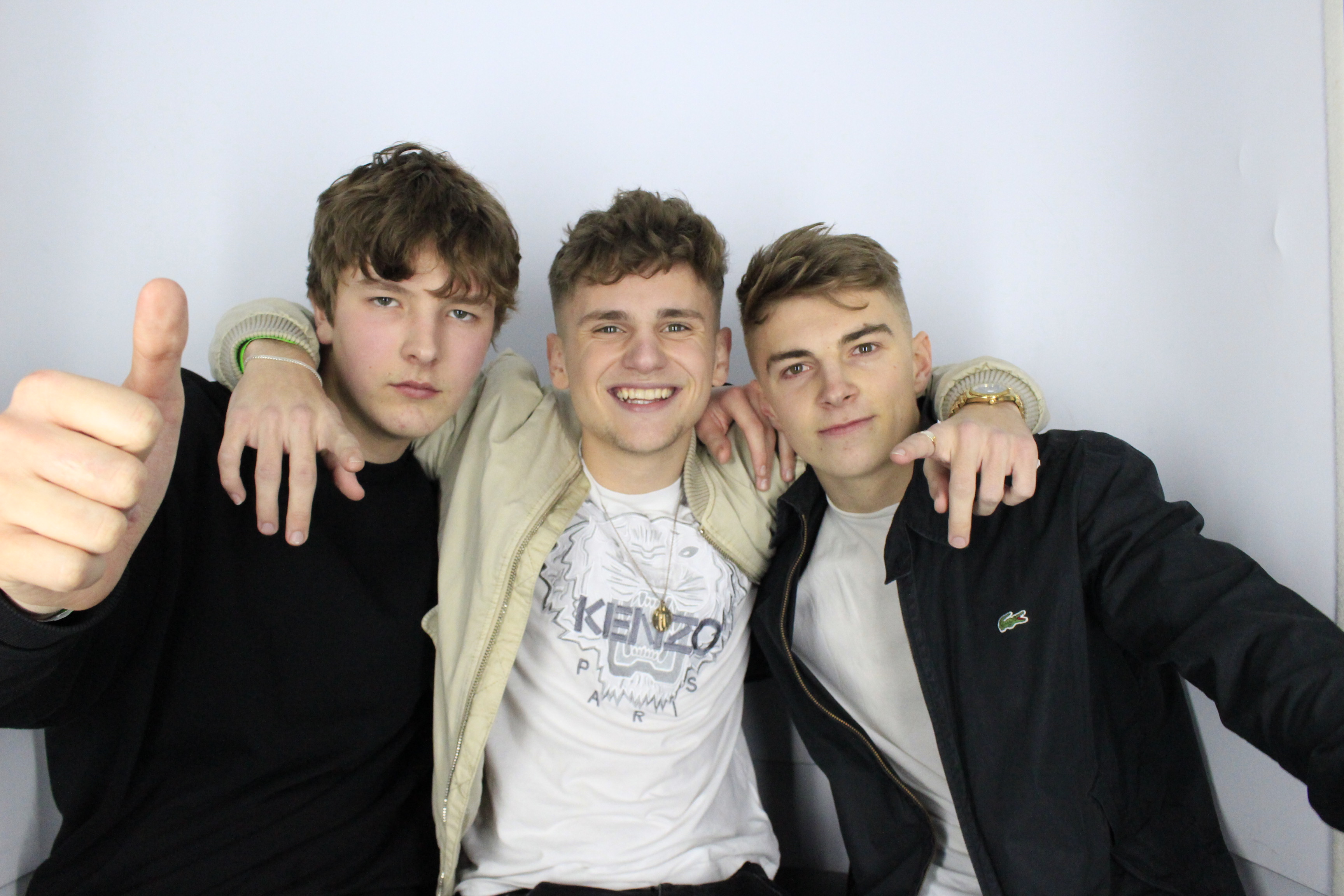 Issy & Alice's 18th Birthday Party | View more photos from the event at gallery.myphotoboothexperience.co.uk/u/MyPhotoBoothExperienceLtd/Issy-Alices-18th-Birthday-Party